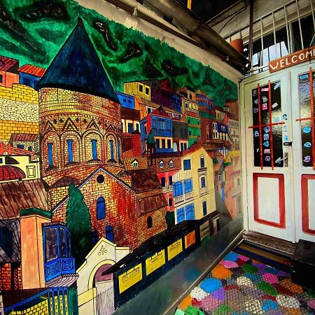 Traveler Hostel Tbilisi Bagian luar foto