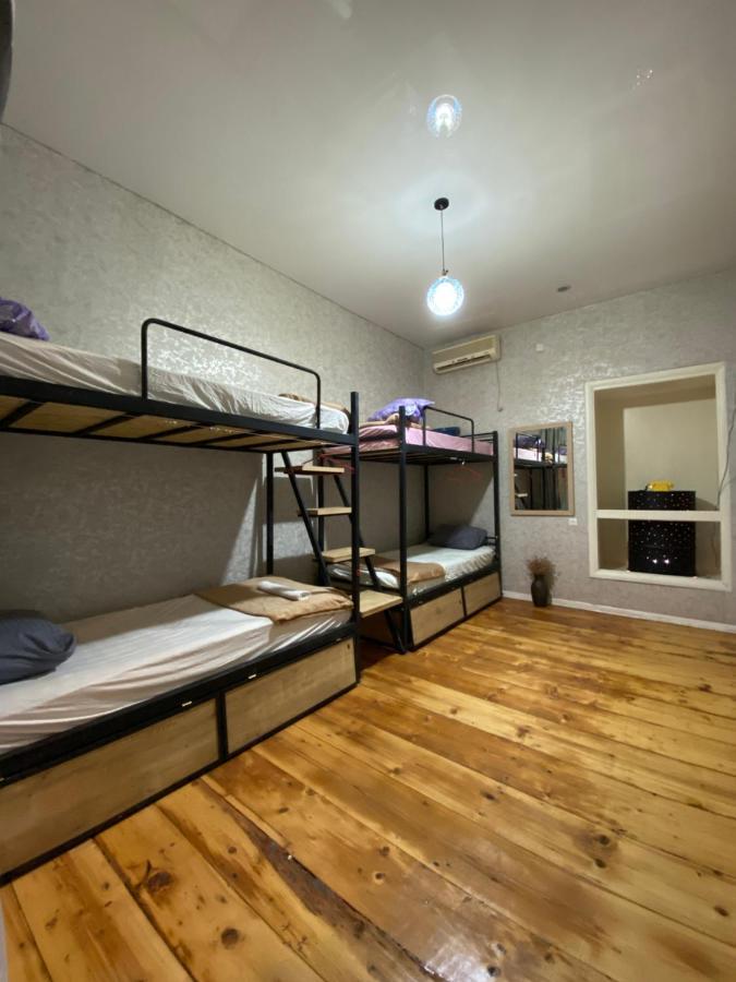 Traveler Hostel Tbilisi Bagian luar foto