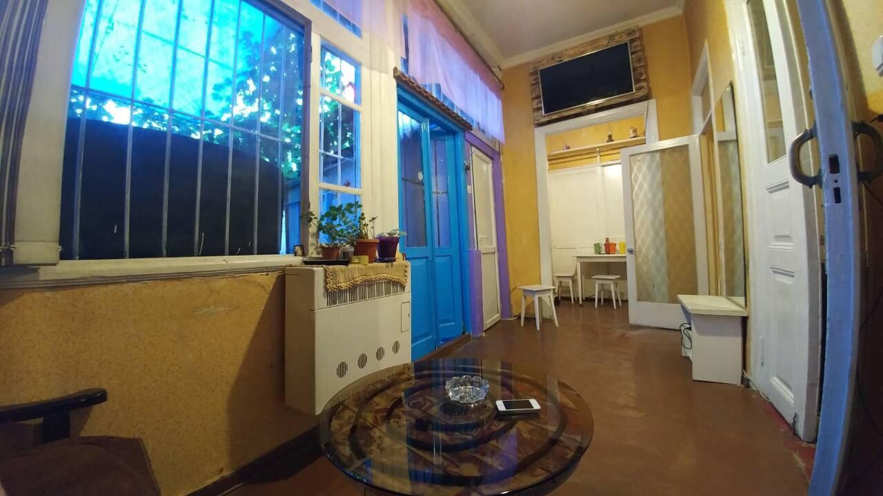 Traveler Hostel Tbilisi Bagian luar foto